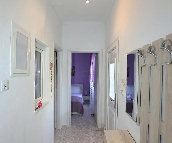 Apartment Dina's In Iraklitsa