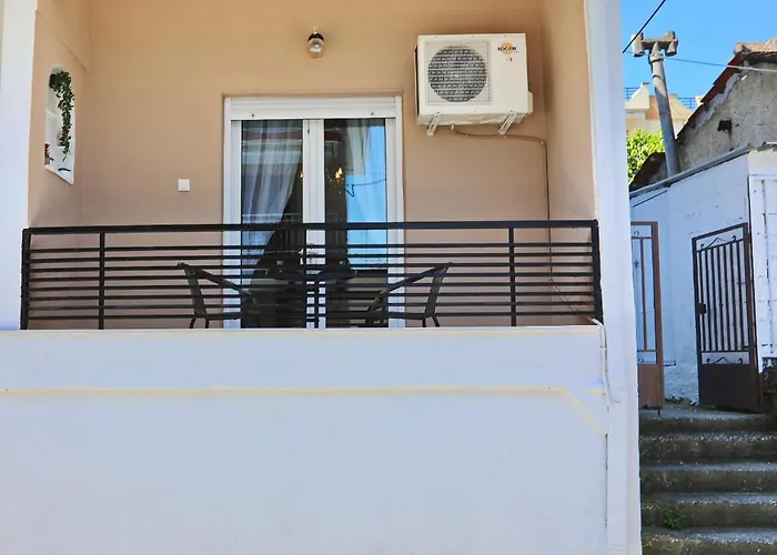 Dina's In Iraklitsa Apartment