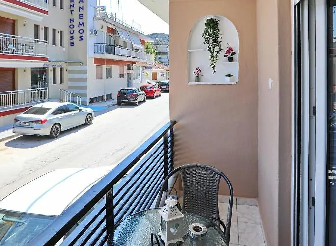 Dina's In Iraklitsa *